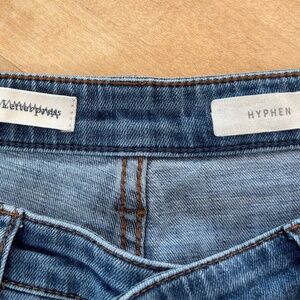 Pilcro and the Letterpress “Hyphen” Mid-Rise Jeans